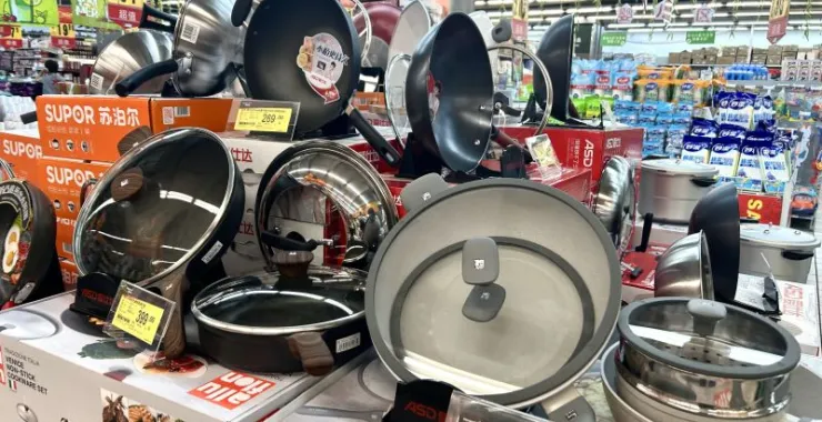 超市促销活动厨房用品锅炒锅不粘锅做菜