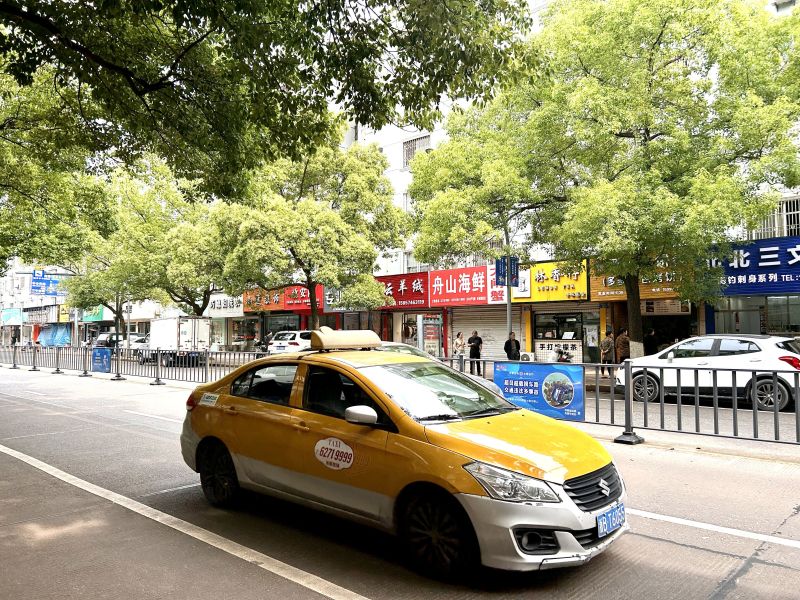 余姚江南新城马路店铺商铺出租车交通