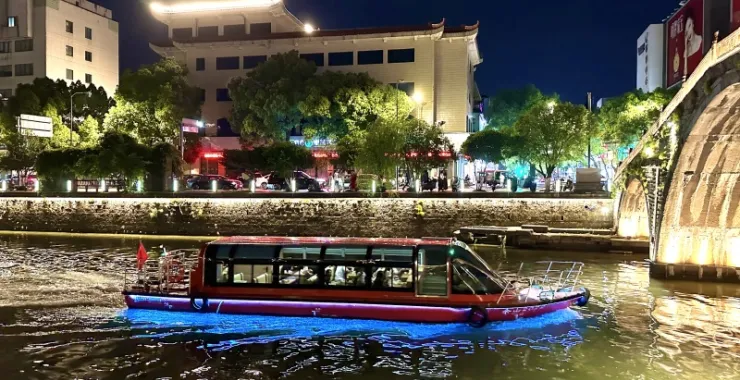余姚阳明古镇夜景古建筑古桥通济桥姚江游船夜游游船