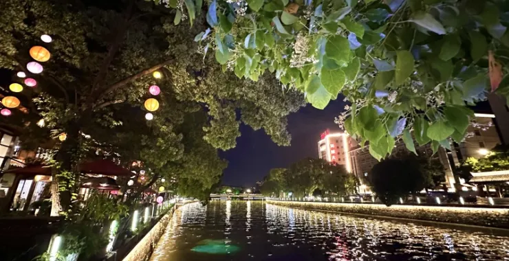 余姚阳明古镇夜景姚江游船