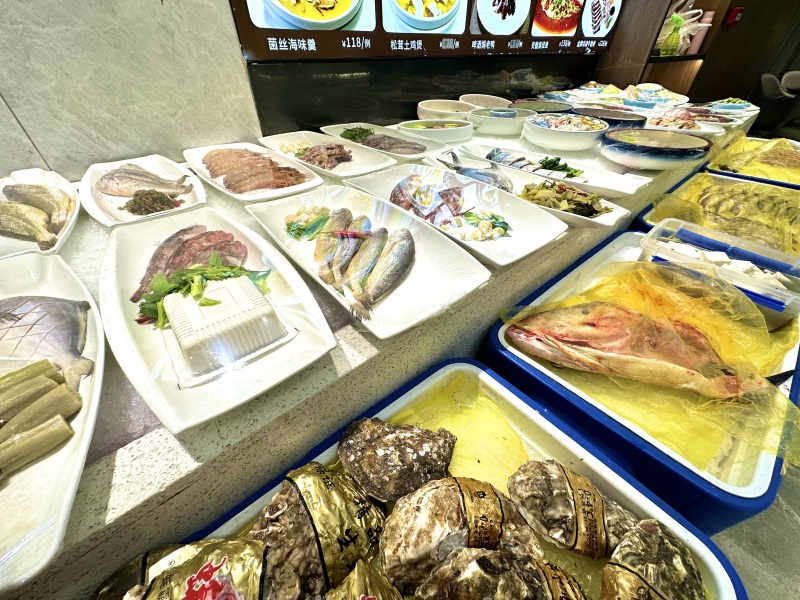 粤式餐厅点菜海鲜菜品