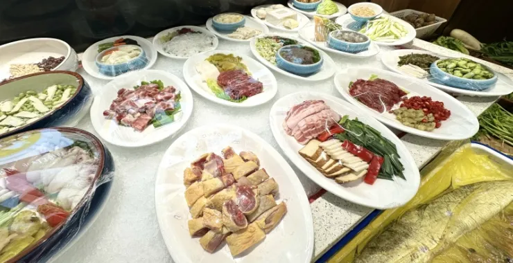 粤式餐厅点菜海鲜菜品