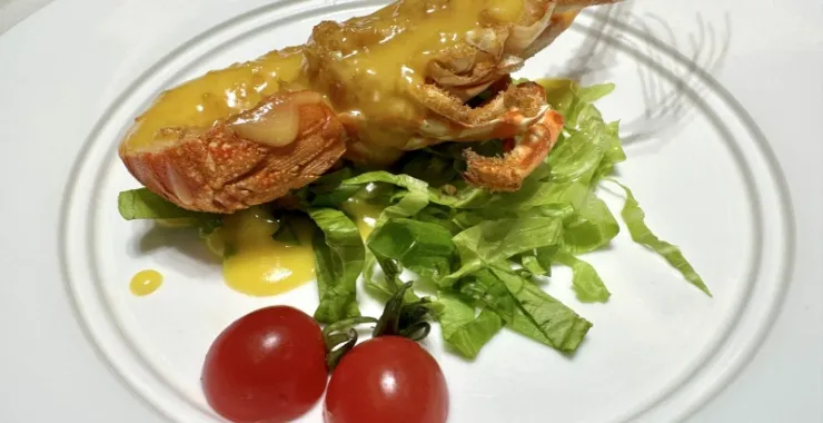 餐厅美食创意海鲜芝士焗龙虾