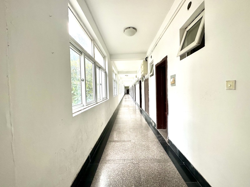 余姚市高风中学宿舍楼寝室走廊
