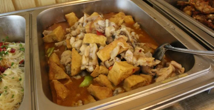 臭豆腐牛蛙自助餐美食