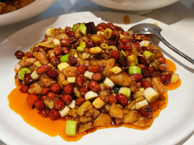 宫保鸡丁特色川菜餐饮美食