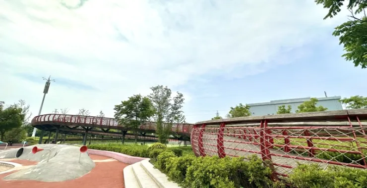 余姚蛇山公园花园绿道塑胶跑道