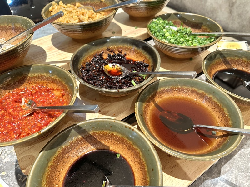 余姚太平洋自助餐面条馄饨调味料