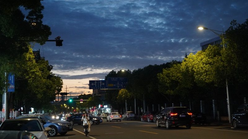 余姚街头夜幕夜晚夜景