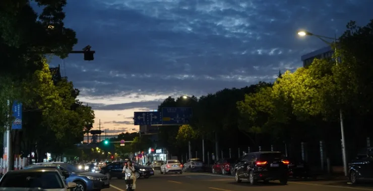 余姚街头夜幕夜晚夜景