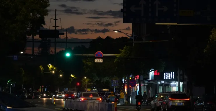 余姚街头夜晚傍晚夜景