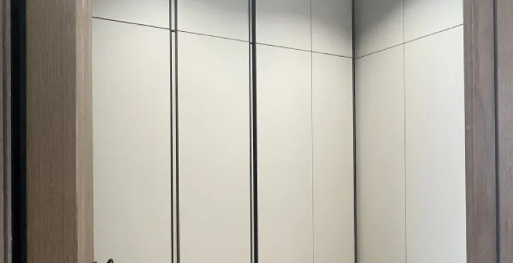 现代轻奢风探家衣帽间