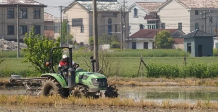 农忙农田播种耕地耕地现代农业庄稼种地田地农耕