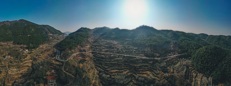 余姚大燕梅花山路蜿蜒大山里山间航拍俯瞰山路群山青山绿树农村村庄全景