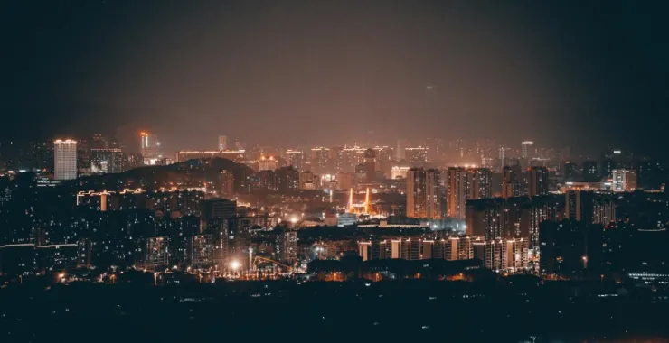 余姚城区城市夜景灯火灯光公路高楼建筑高空月亮晚上俯瞰城市航拍全貌全景金碧辉煌交通路灯车水马龙车流