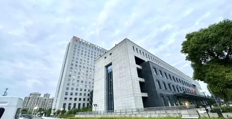 余姚市妇幼保健医院二院妇保儿保停车位住院楼