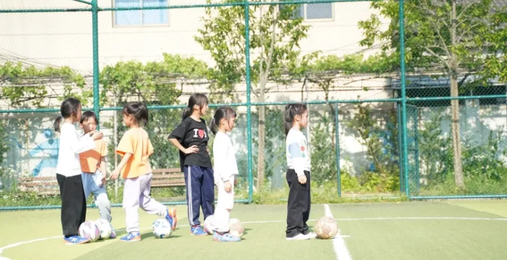 肖东二小女足球场足球运动比赛草坪