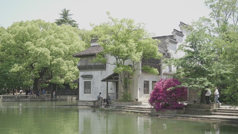 嘉兴濮院古镇白墙黑瓦片江南水乡老房子