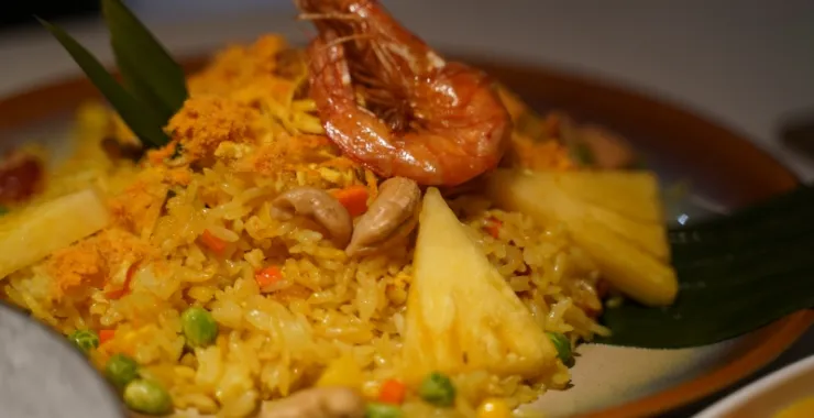 泰国料理菠萝炒饭大虾