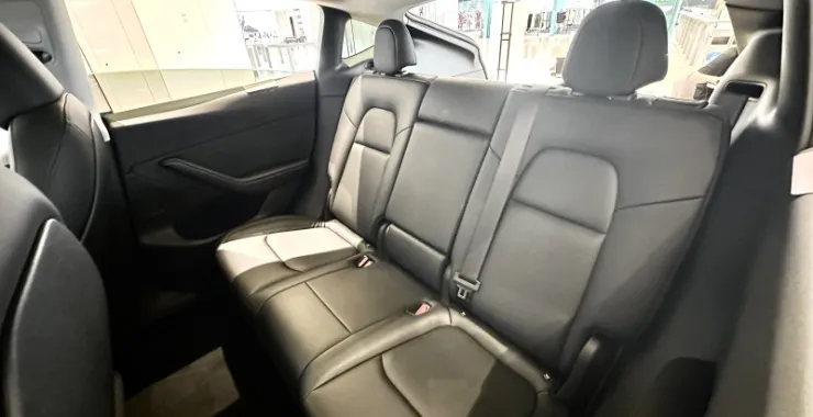 特斯拉model y电动车新能源