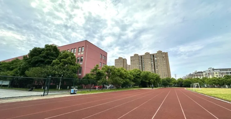 余姚市第二中学二中操场草皮塑胶跑道运动健身跑步