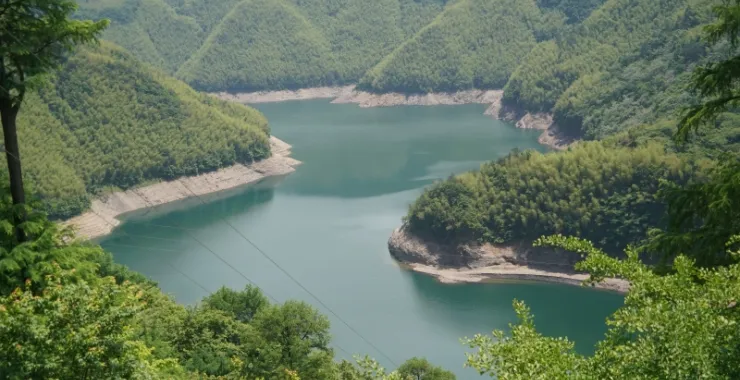 茅镬水库四明山风景高山绿水绿色