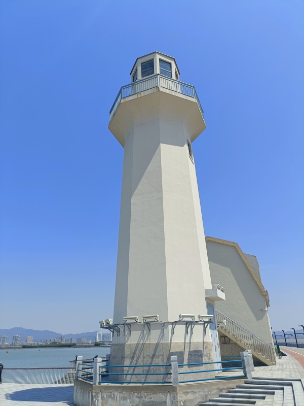 海边灯塔网红打卡点建筑