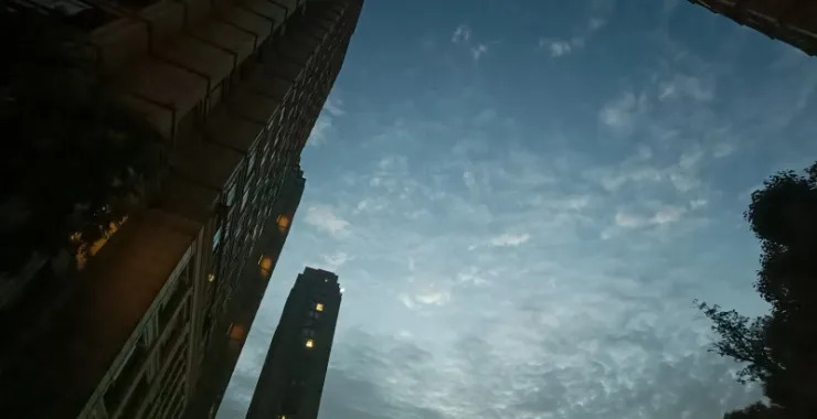 夜景天空高楼