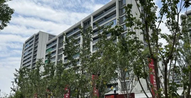 余姚绿城春澜璟园小区绿化楼盘买房看房购房售楼处