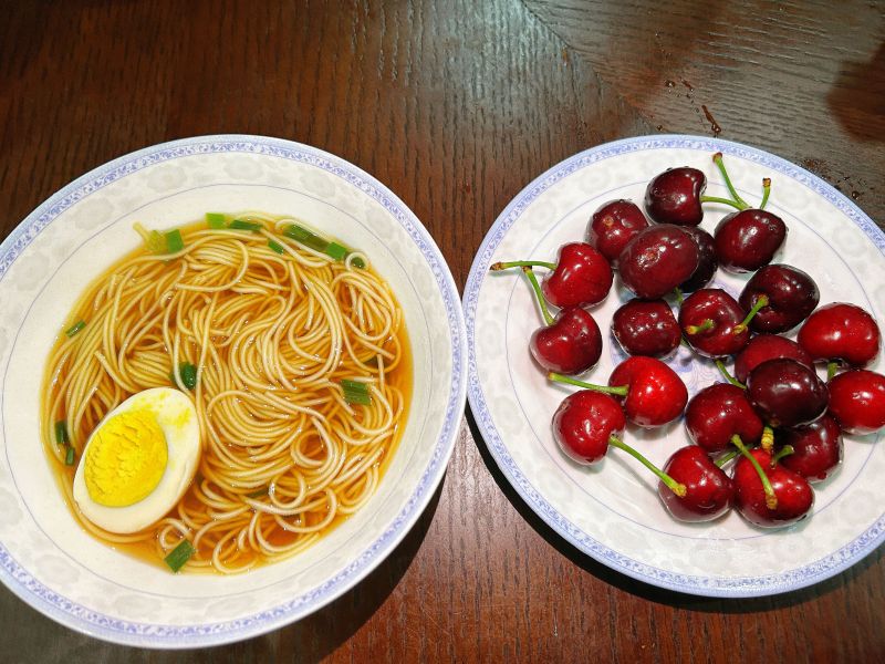 早餐早饭早点美食水果营养面条樱桃