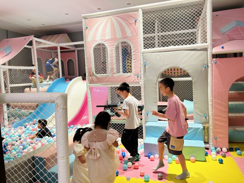 儿童亲子游乐场游玩游戏娱乐