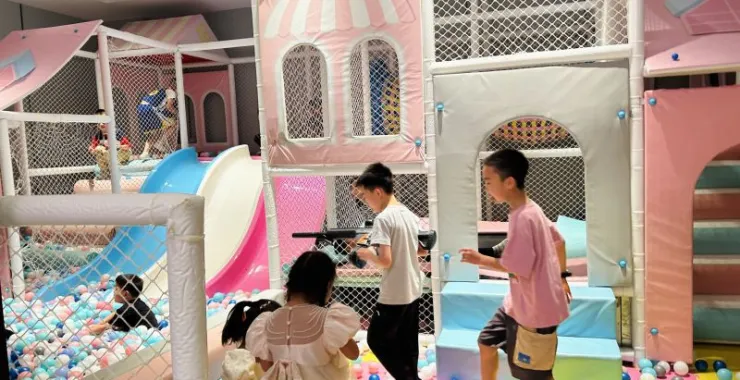 儿童亲子游乐场游玩游戏娱乐