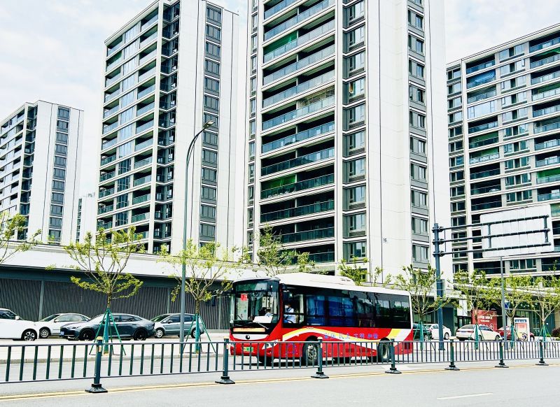 交通公交车马路小区城市