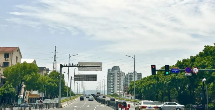 马路交通红绿灯车辆城市汽车