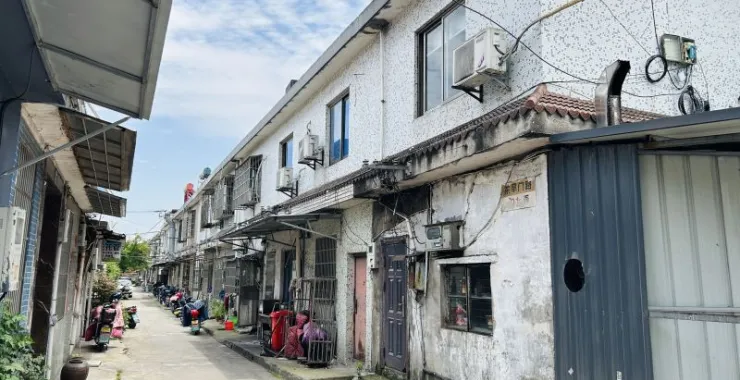 城市余姚东旱门路老小区房屋