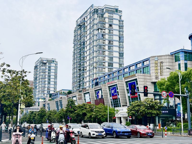 交通马路车辆红绿灯汽车