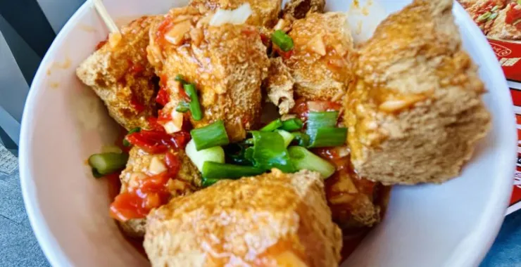 美食小吃美味臭豆腐油炸