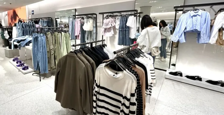 购物逛街换季女装服装衣服穿搭