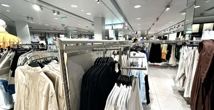购物逛街男装服装衣服穿搭
