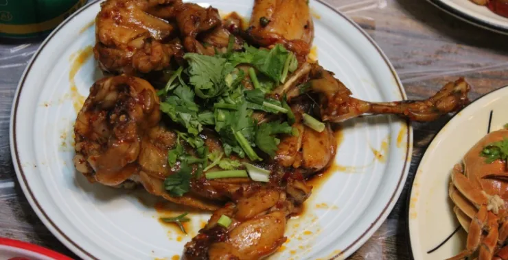 香辣牛蛙细节图自助餐美食