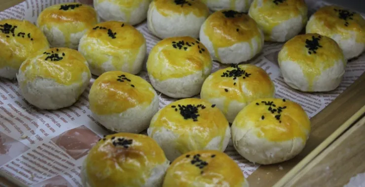 蛋黄酥中秋节甜品自助餐