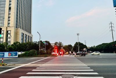 余姚马路交通人行道红灯斑马线