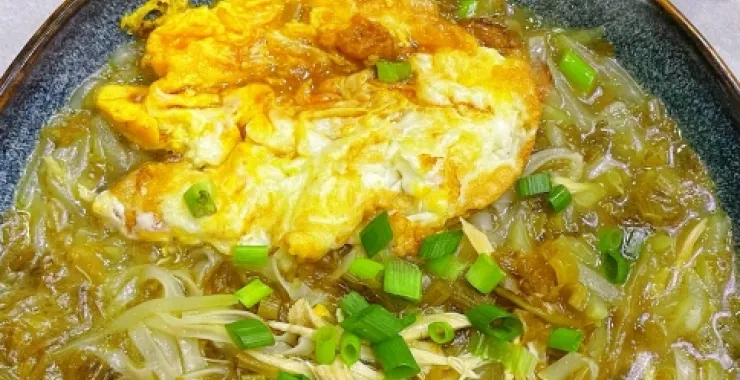咸菜鸡丝面美食特色小吃