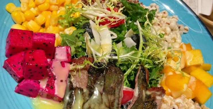 蔬菜水果牛排沙拉西餐美食