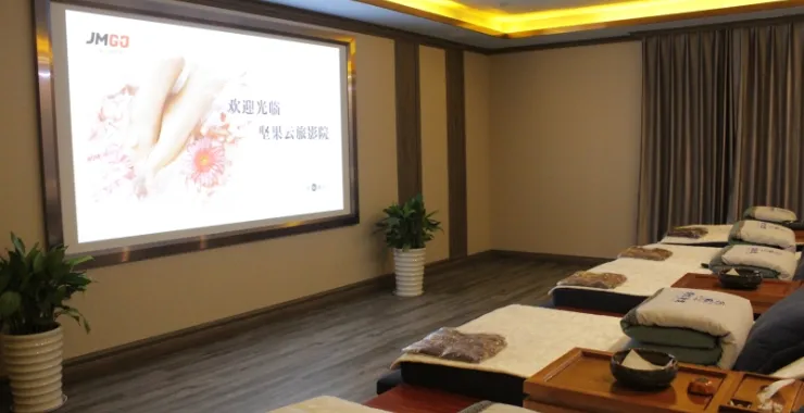 足浴店环境图看电影屏幕