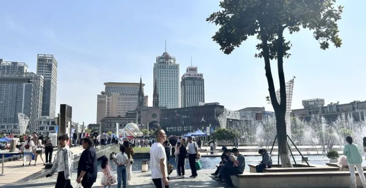 五一国庆节假日旅游宁波天一广场人群