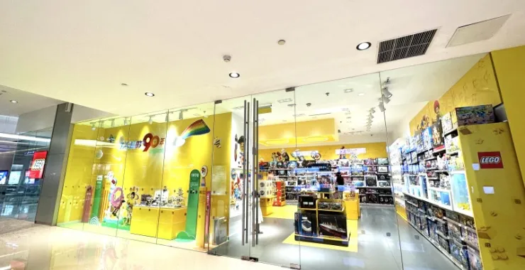 余姚五彩城商业综合体乐高玩具店