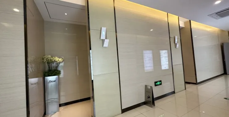 余姚五彩城商业综合体厕所