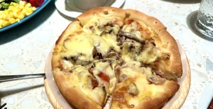 余姚五彩城商业综合体水天堂西餐披萨