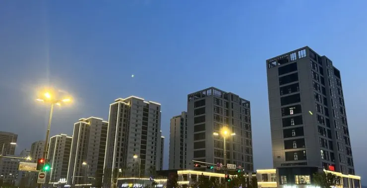余姚小区新盘新鸿光悦里夜景买房看房